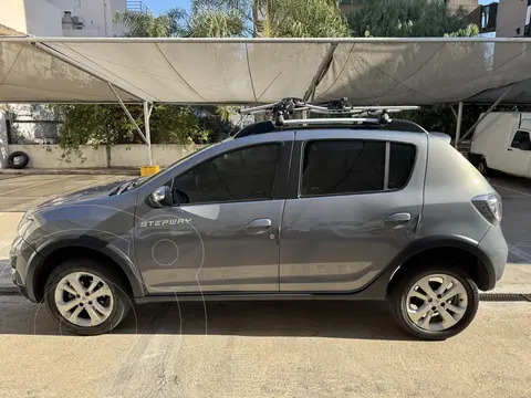 Renault Sandero Stepway 1.6 Privilege NAV usado (2018) color Gris Acero precio $17.000.000