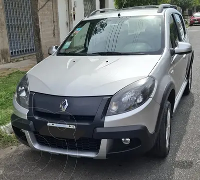 Renault Sandero Stepway 1.6 Privilege NAV usado (2013) color Gris Estrella precio $11.500.000