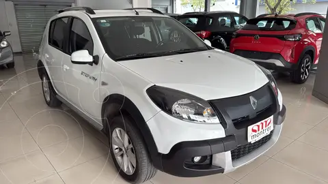 Renault Sandero Stepway 1.6 Privilege NAV usado (2013) color Blanco precio $12.900.000