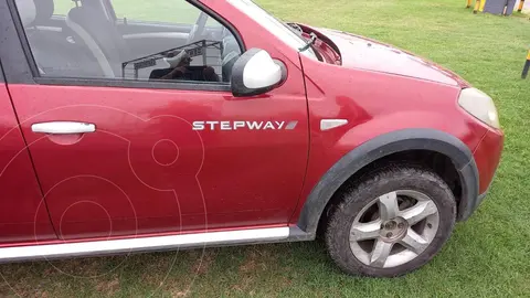 Renault Sandero Stepway 1.6 Confort usado (2011) color Rojo precio $8.200.000