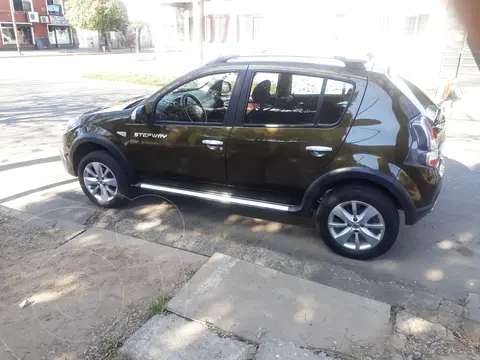 Renault Sandero Stepway 1.6 Privilege NAV usado (2013) color Verde precio $12.900.000