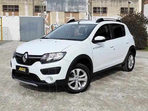 Renault Sandero Stepway 1.6 Privilege usado (2017) color Blanco financiado en cuotas(anticipo $10.000.000)