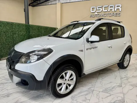 Renault Sandero Stepway 1.6 Privilege NAV usado (2013) color Blanco precio $13.990.000