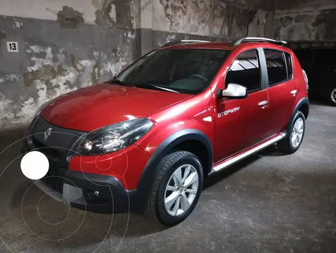 Renault Sandero Stepway 1.6 Privilege NAV usado (2013) color Rojo precio $13.500.000