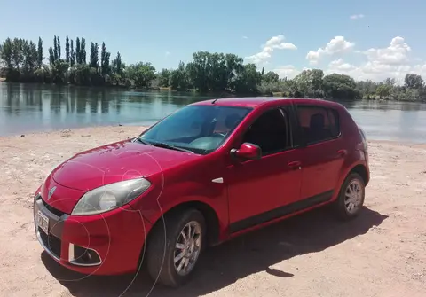 Renault Sandero 1.6 Privilege Nav usado (2014) color Rojo precio u$s8.000