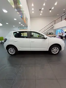 Renault Sandero 1.6 Zen nuevo color Rojo Fuego precio $6.534.770