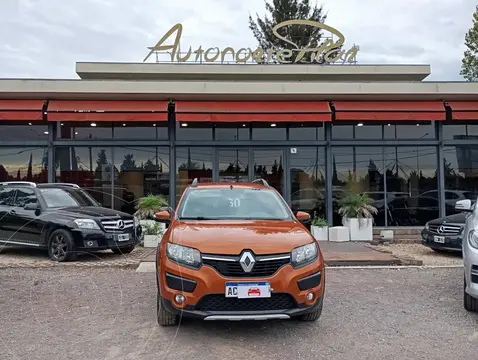 Renault Sandero SANDERO STEPWAY II 1.6 PRIVILEGE usado (2018) color Naranja precio u$s16.500