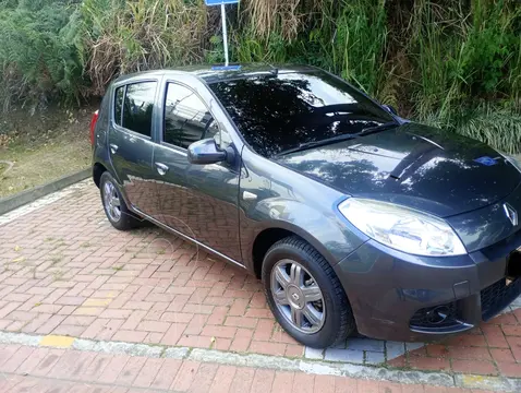 Renault Sandero Expression usado (2016) color Gris Cometa precio $35.000.000