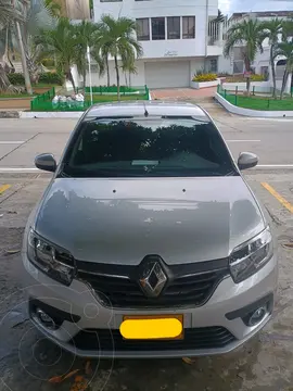 foto Renault Sandero Zen usado (2023) color Gris Estrella precio $59.000.000