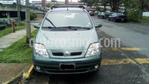 foto Renault Scénic 1.6L usado (2007) color Verde precio Bs.2.000