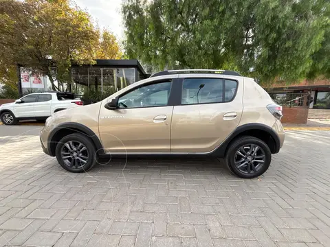 Renault Stepway 1.6 Intens usado (2022) color Beige Arena precio $21.700.000