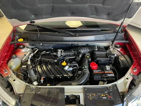 Renault Stepway 1.6 Intens usado (2024) color Rojo Fuego financiado en cuotas(anticipo $1.999.999)