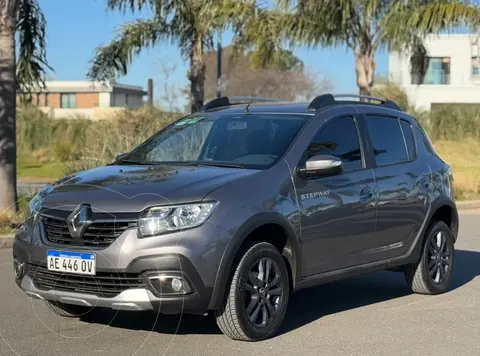Renault Stepway 1.6 Intens CVT usado (2021) color Gris financiado en cuotas(anticipo $2.500.000 cuotas desde $400.000)