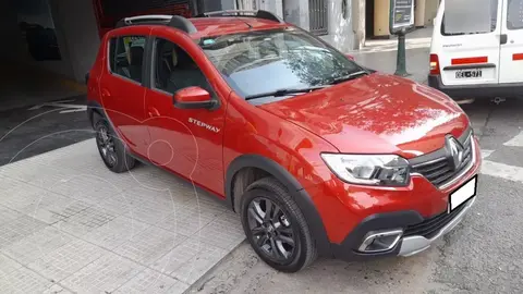Renault Stepway 1.6 Intens CVT usado (2022) color Rojo Fuego precio $5.500.000