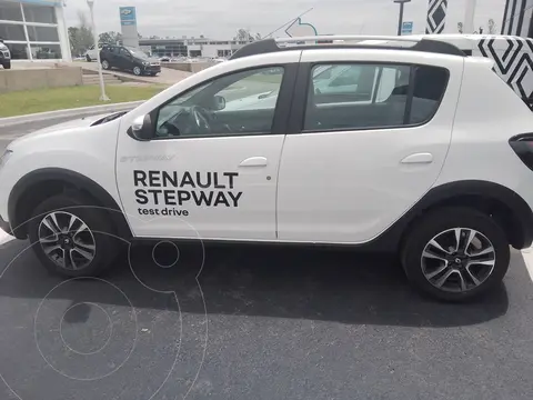 Renault Stepway 1.6 Intens nuevo color Rojo Fuego financiado en cuotas(anticipo $959.000 cuotas desde $200.000)