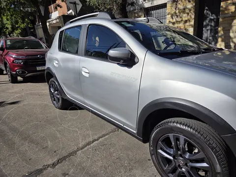 Renault Stepway 1.6 Zen usado (2021) color Gris precio $23.000.000