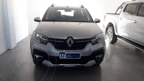 Renault Stepway 1.6 Intens usado (2022) color Plata precio $4.990.000