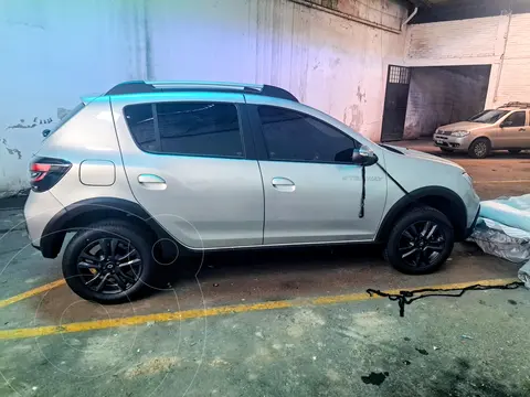 Renault Stepway 1.6 Intens CVT usado (2025) color Gris Estrella precio $28.000.000