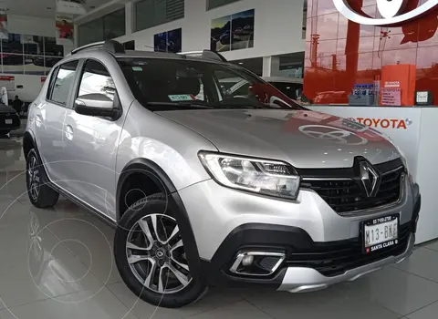 Renault Stepway Intens usado (2023) color plateado precio $280,000