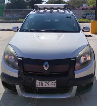 Renault Stepway Dynamique usado (2014) color Plata precio $130,000