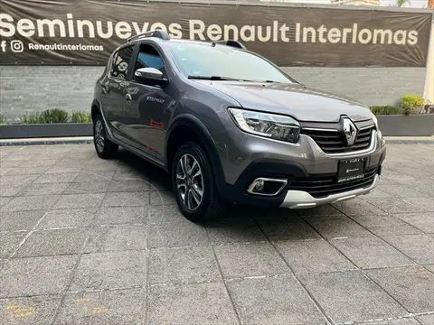 foto Renault Stepway Intens usado (2023) color Gris precio $295,000