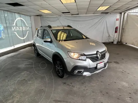 Renault Stepway Intens usado (2021) color plateado precio $215,800
