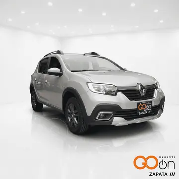 Renault Stepway Zen usado (2021) color RENGGRIS ESTRELLA precio $215,000