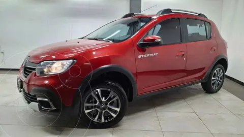 Renault Stepway Intens usado (2024) color Rojo financiado en mensualidades(enganche $67,100 mensualidades desde $6,619)