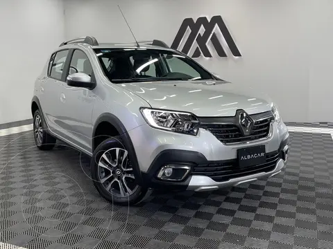 Renault Stepway Intens usado (2024) color plateado precio $319,900