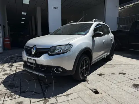 Renault Stepway Trek usado (2018) color Plata precio $173,500