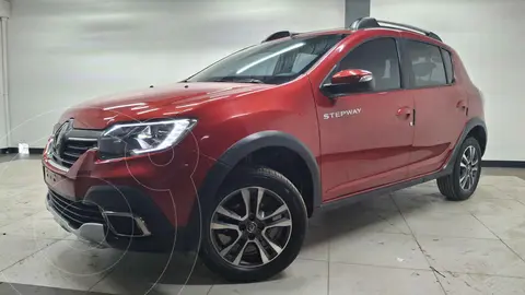 Renault Stepway Intens Aut usado (2023) color Rojo financiado en mensualidades(enganche $61,600 mensualidades desde $6,077)