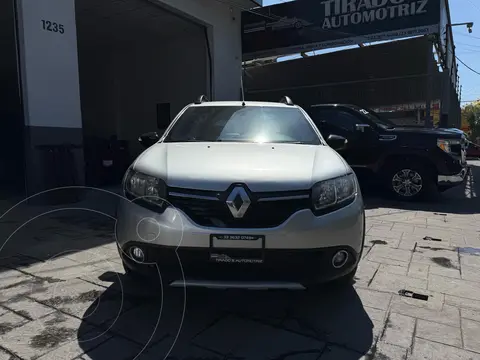 Renault Stepway Trek usado (2018) color Plata precio $173,500