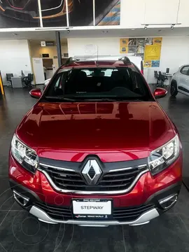 Renault Stepway Intens usado (2024) color Rojo Fuego precio $280,000