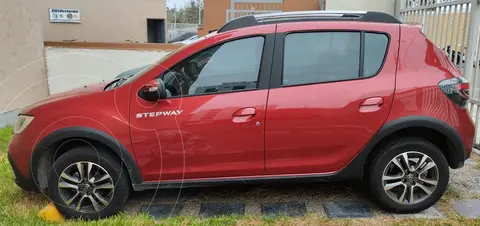 Renault Stepway 1.6L Intens usado (2022) color Rojo precio u$s15,000