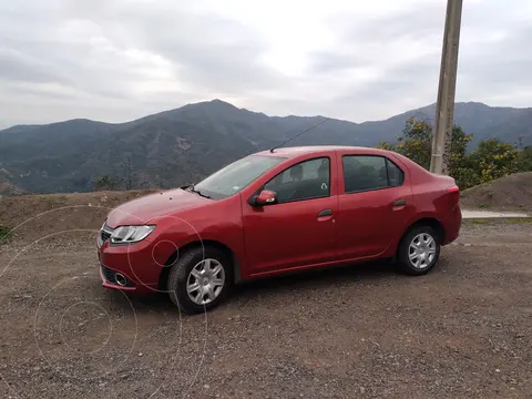 Renault Symbol 1.6 Dynamique usado (2017) color Rojo precio $4.900.000