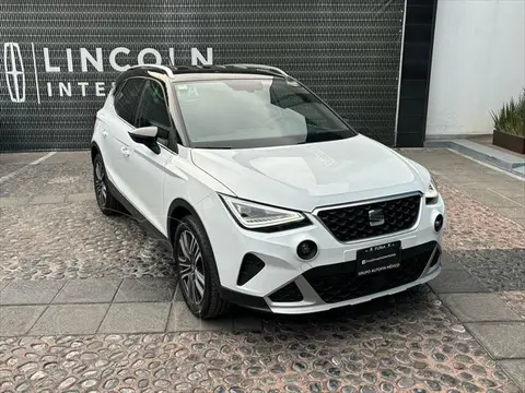 SEAT Arona Xperience usado (2023) color Blanco precio $380,000