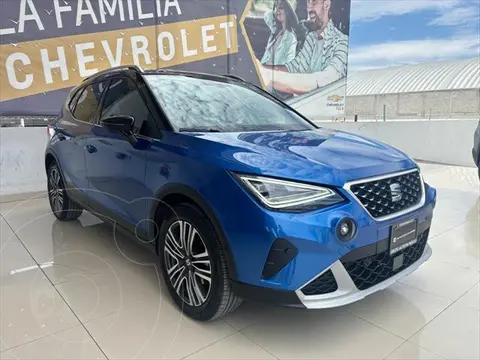 foto SEAT Arona Xperience usado (2023) color Azul precio $396,000