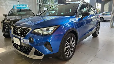 SEAT Arona Xperience usado (2023) color Azul Zafiro precio $380,000