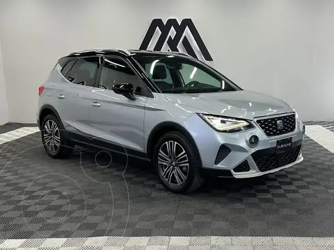SEAT Arona Xperience usado (2023) color plateado precio $319,999