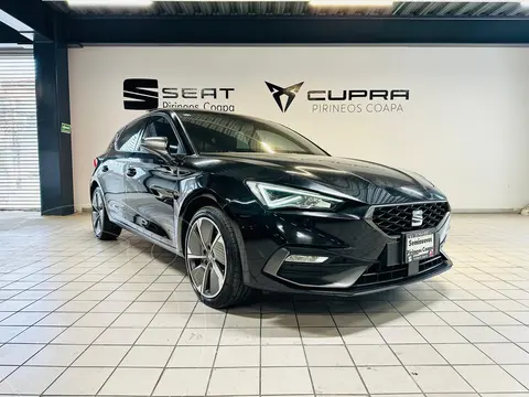 SEAT Leon FR usado (2023) color Negro Medianoche financiado en mensualidades(enganche $100,000 mensualidades desde $11,863)