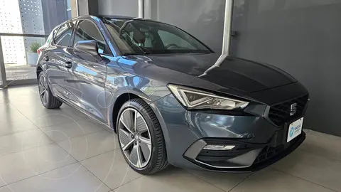 SEAT Leon FR usado (2023) color GRIS MAGNETICO precio $490,000