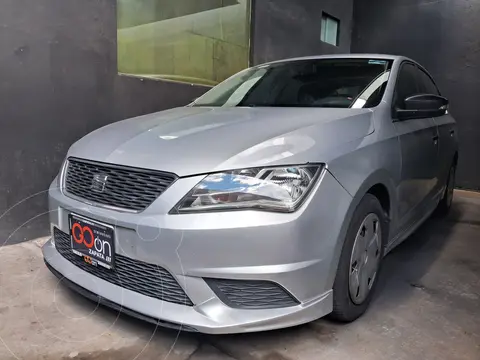 SEAT Toledo Entry usado (2017) color plateado precio $185,000