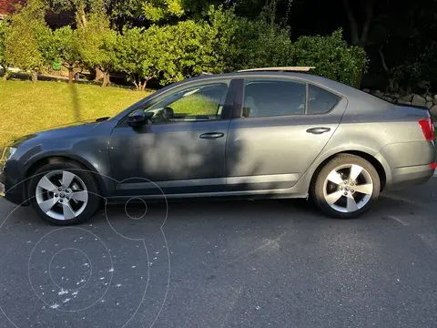 Skoda Octavia  1.4L TSI Style Aut usado (2018) color Azul Metalizado precio $10.590.000