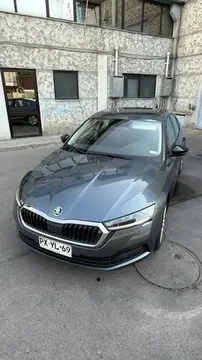 Skoda Octavia  1.4L TSI Ambition Aut usado (2021) color Gris precio $13.600.000