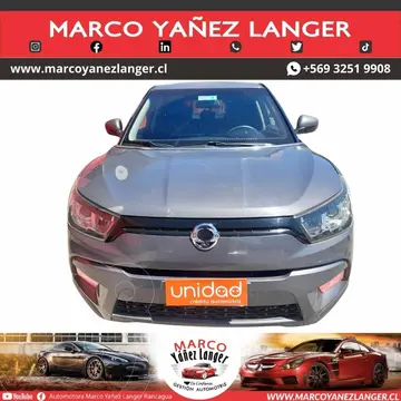 SsangYong Tivoli 1.6 GLX usado (2017) color Gris Oscuro precio $8.990.000