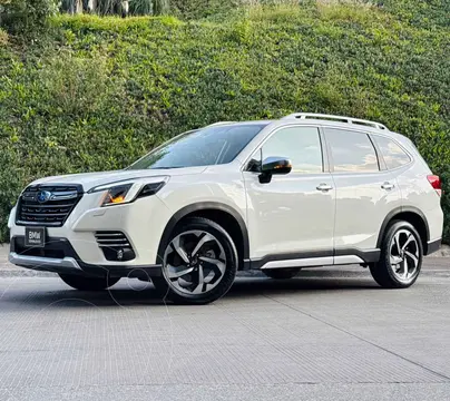 Subaru Forester Touring usado (2023) color Blanco financiado en mensualidades(enganche $129,580 mensualidades desde $12,783)