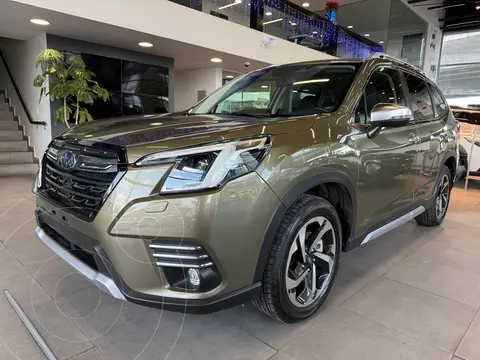 Subaru Forester Touring CVT + EyeSight® usado (2023) color Verde precio $612,900