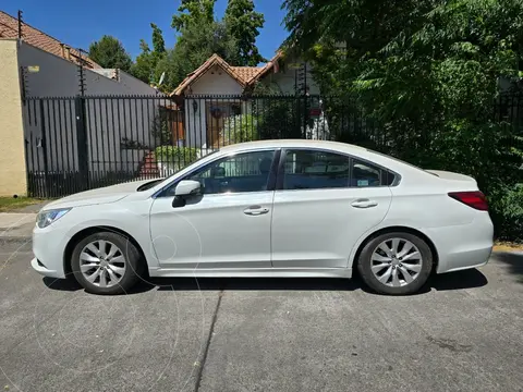 Subaru Legacy  2.5i AWD XS Aut usado (2015) color Blanco precio $9.950.000