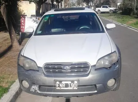 Subaru Outback 2.5 US usado (2004) color Blanco precio u$s5.000