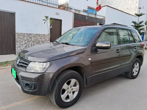 Suzuki Grand Nomade 2.0L 4x4 Aut usado (2013) color Gris precio u$s9,620